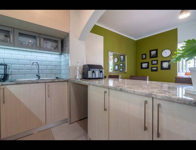 1 bed property to rent in CAPE TOWN CITY CENTRE